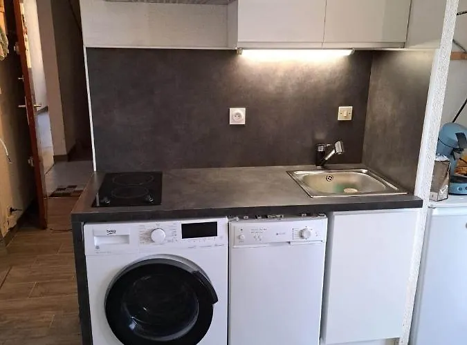 Apartmán T2 27m² Meuble, Vue A 50m De La *